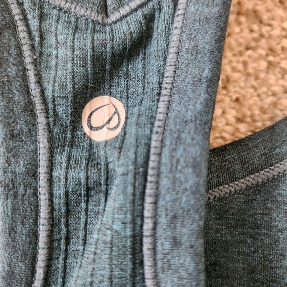 SOLD!! YOGA Tank Top Women Racerback Athletic‎ Ribbed Camisole Bra XXS 30" max - Picture 4 of 7